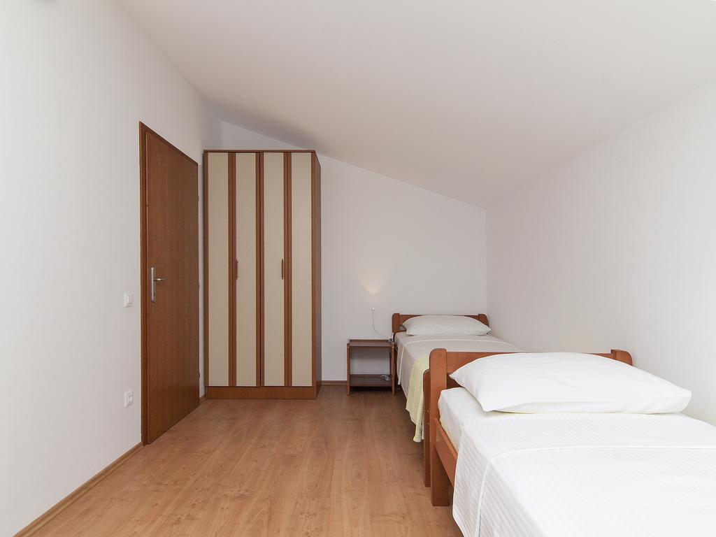 Apartments Ceja Near Sea Medulin Rum bild