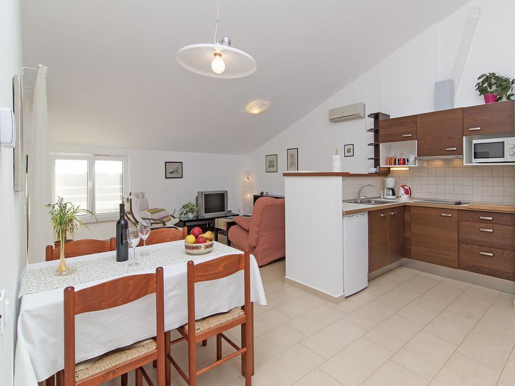 Apartments Ceja Near Sea Medulin Rum bild