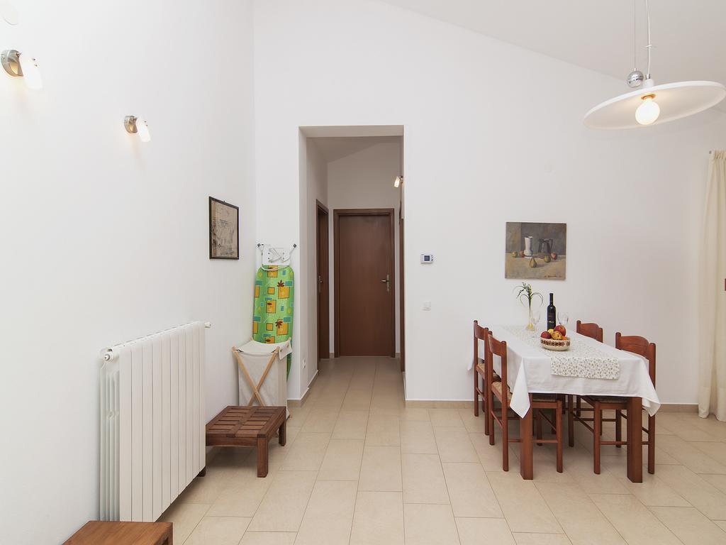 Apartments Ceja Near Sea Medulin Rum bild