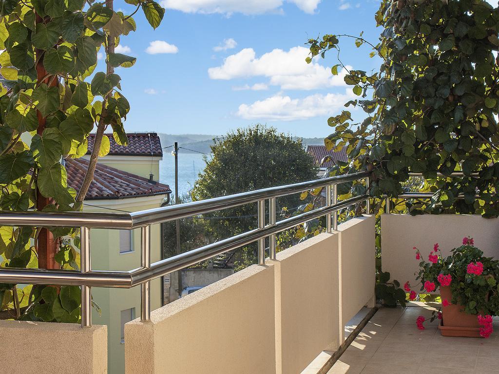 Apartments Ceja Near Sea Medulin Rum bild